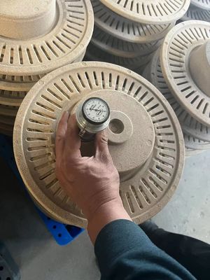 Resina da scatola fredda da giallo chiaro a marrone scuro per la fusione della sabbia e per il legame del rivestimento dei freni